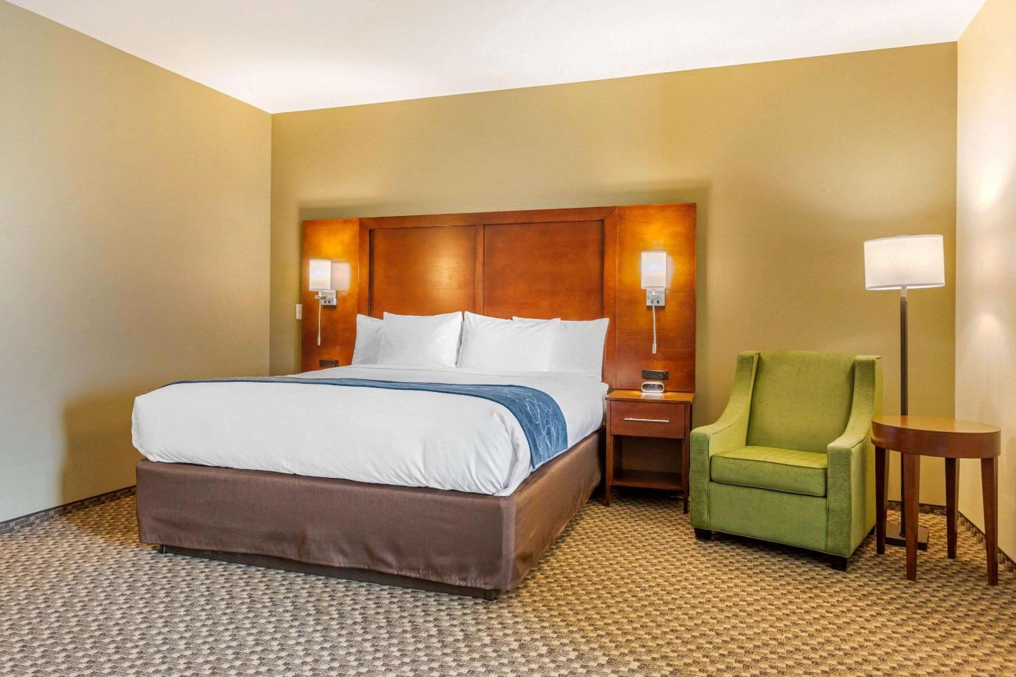 Hotel Comfort Near I-5 Burlington