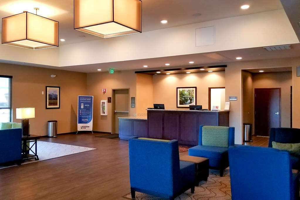 Hotel Comfort Near I-5 Burlington